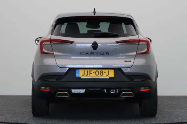 Renault Captur (2023) thumbnail 6