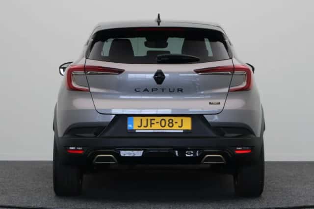Renault Captur (2023) thumbnail 6