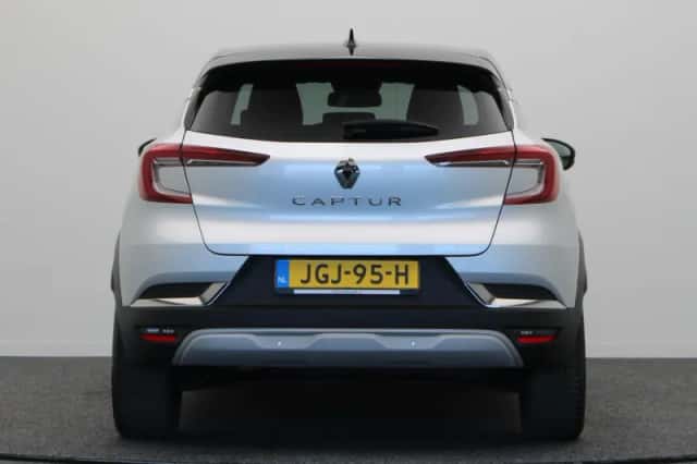 Renault Captur (2024) thumbnail 6