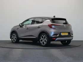 Renault Captur (2022) thumbnail 2