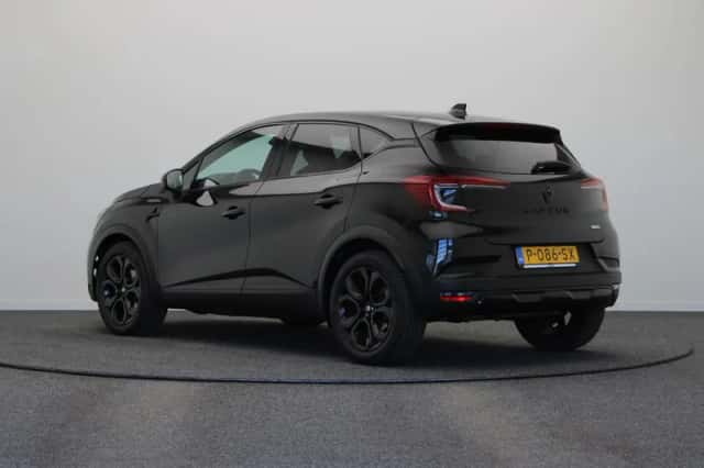 Renault Captur (2022) thumbnail 2