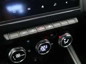 Renault Captur (2022) thumbnail 32