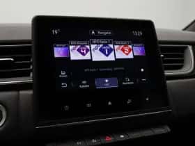 Renault Captur (2022) thumbnail 35