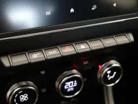 Renault Captur (2024) thumbnail 31
