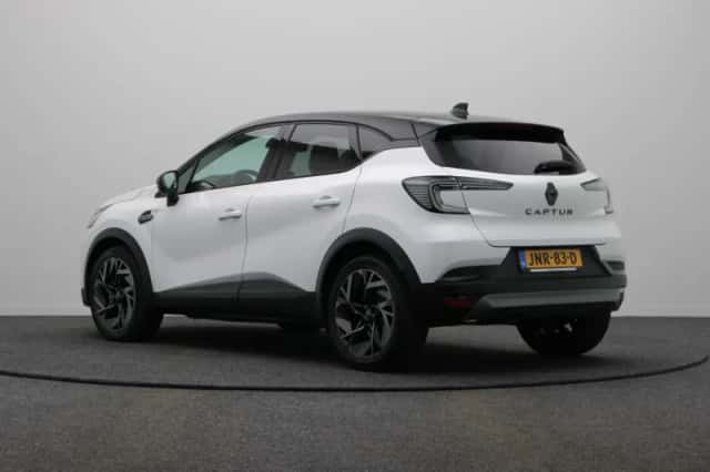 Renault Captur (2024) thumbnail 2