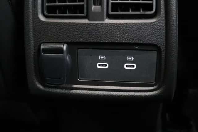 Renault Captur (2024) thumbnail 4