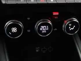 Renault Captur (2021) thumbnail 33
