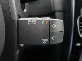 Renault Clio (2018) thumbnail 24