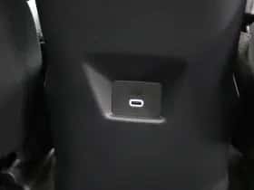 Toyota C-HR (2025) thumbnail 3