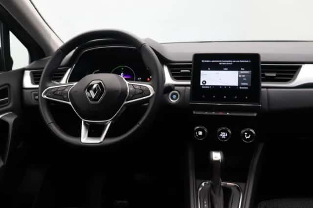 Renault Captur (2022) thumbnail 5