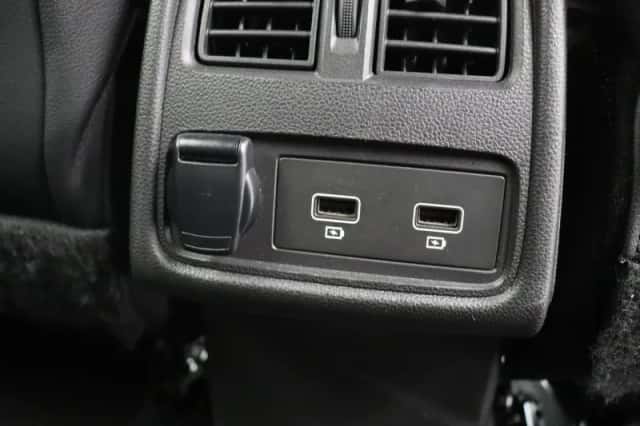 Renault Captur (2022) thumbnail 4
