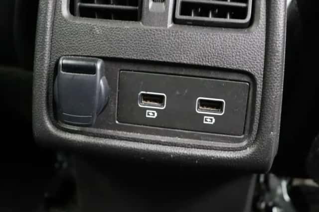 Renault Captur (2024) thumbnail 4