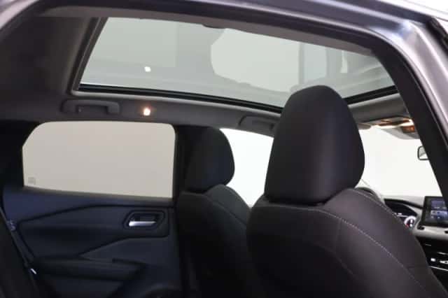 Nissan Qashqai (2022) thumbnail 4