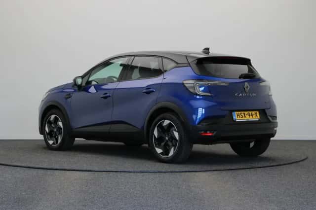 Renault Captur (2025) thumbnail 2