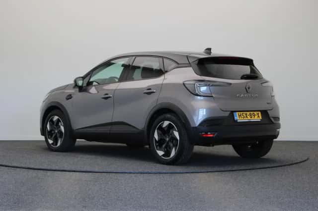 Renault Captur (2025) thumbnail 2