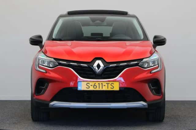 Renault Captur (2023) thumbnail 4