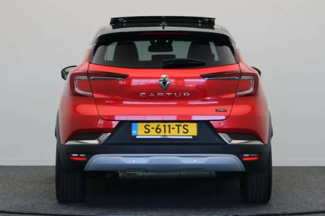 Renault Captur (2023) thumbnail 5