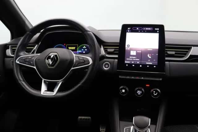 Renault Captur (2023) thumbnail 5