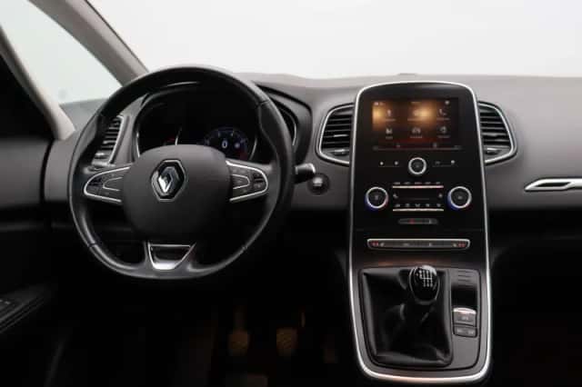 Renault Scénic (2017) thumbnail 5