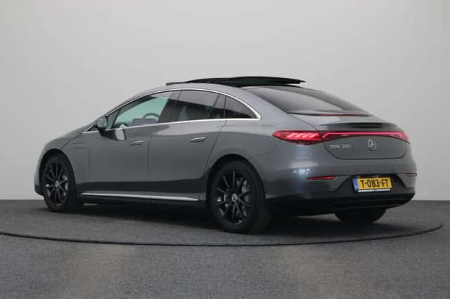 Mercedes-Benz EQE (2023) thumbnail 2