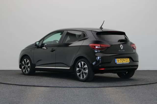 Renault Clio (2022) thumbnail 2