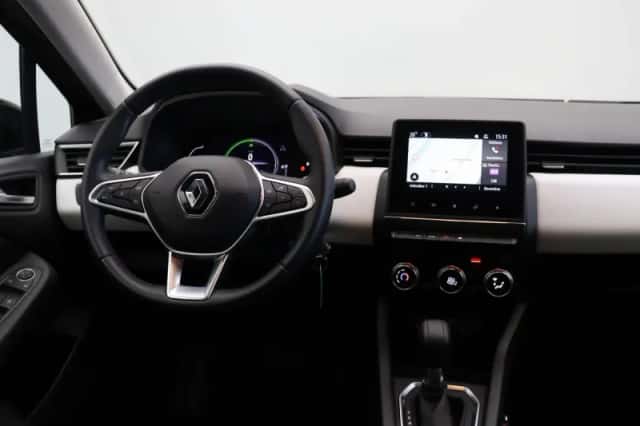 Renault Clio (2022) thumbnail 4