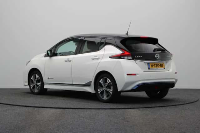 Nissan Leaf (2019) thumbnail 2
