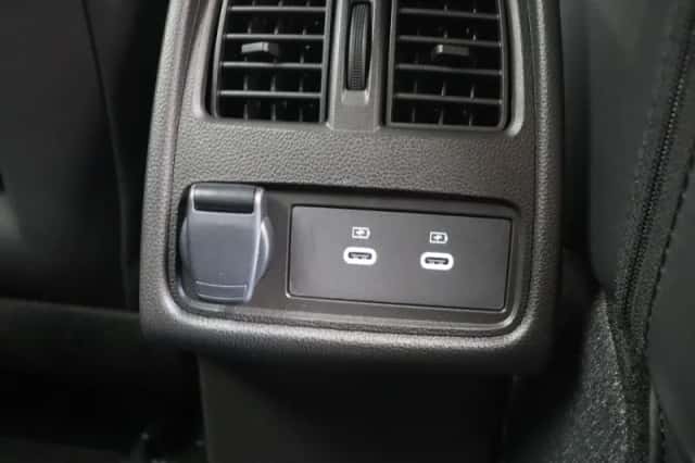 Renault Captur (2025) thumbnail 4