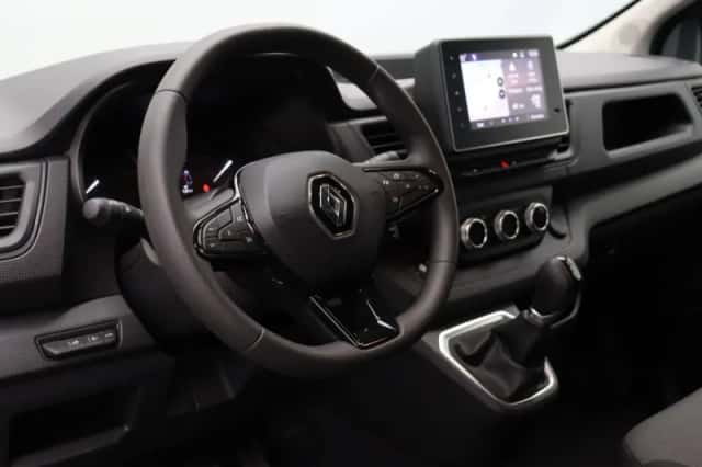 Renault Trafic (2024) thumbnail 4