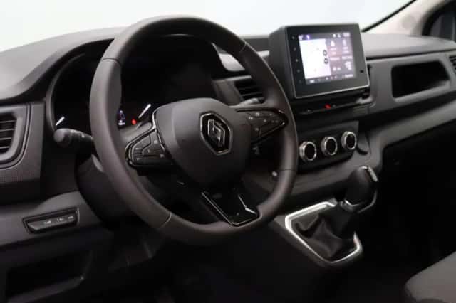 Renault Trafic (2024) thumbnail 4