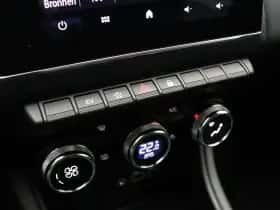 Renault Captur (2024) thumbnail 32
