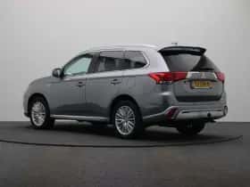 Mitsubishi Outlander (2018) thumbnail 2