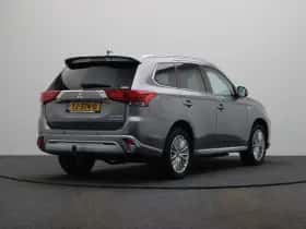 Mitsubishi Outlander (2018) thumbnail 11