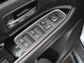 Mitsubishi Outlander (2018) thumbnail 18