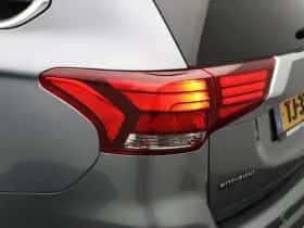 Mitsubishi Outlander (2018) thumbnail 42