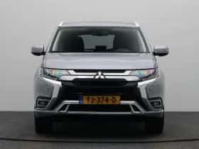 Mitsubishi Outlander (2018) thumbnail 6