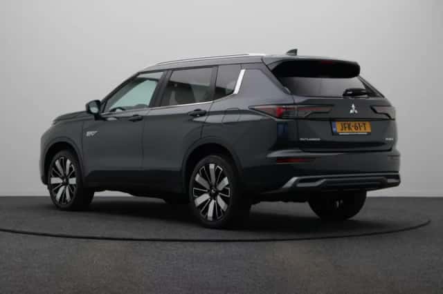 Mitsubishi Outlander (2025) thumbnail 2