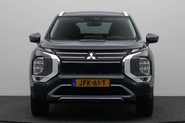 Mitsubishi Outlander (2025) thumbnail 4