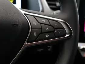 Renault Captur (2024) thumbnail 22