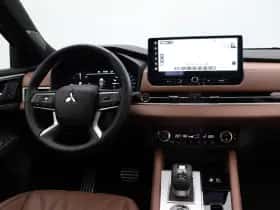 Mitsubishi Outlander (2025) thumbnail 4