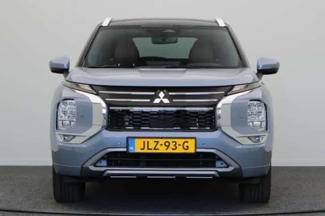 Mitsubishi Outlander (2025) thumbnail 6