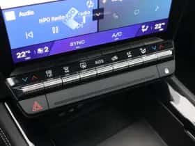 Renault Austral (2024) thumbnail 33