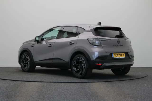Renault Captur (2025) thumbnail 2