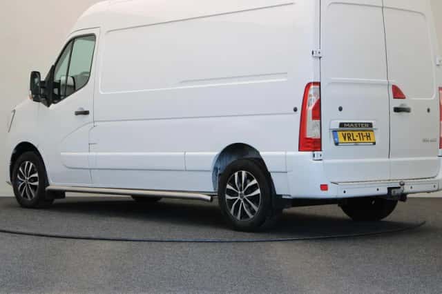 Renault Master (2022) thumbnail 2