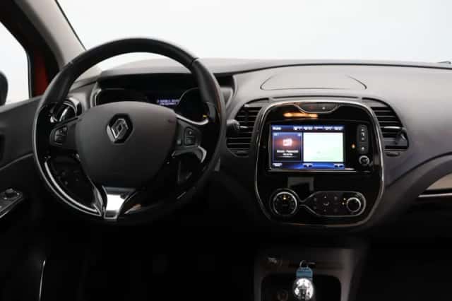 Renault Captur (2015) thumbnail 4