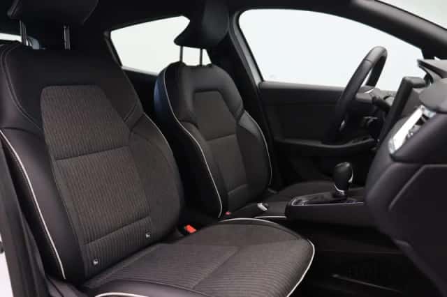 Renault Clio (2021) thumbnail 5