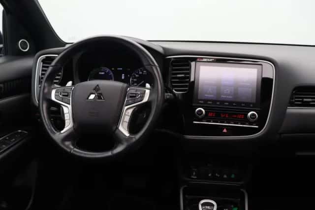 Mitsubishi Outlander (2020) thumbnail 6