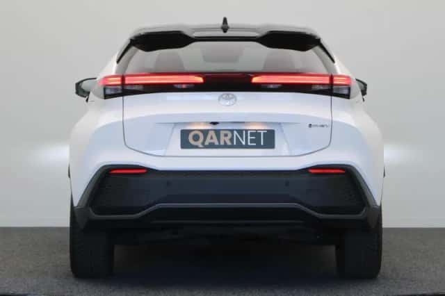 Toyota C-HR (2025) thumbnail 6