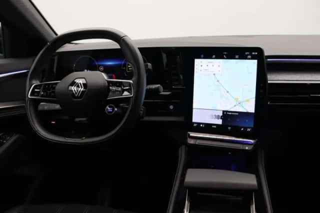Renault Austral (2023) thumbnail 3