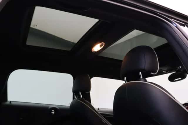MINI Countryman (2016) thumbnail 4